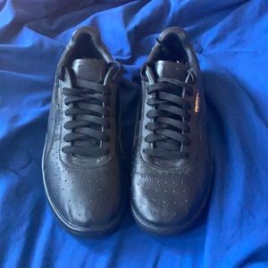 Puma men’s Black athletic size 10.5